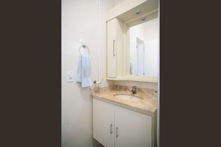 Casa de condomínio à venda com 120m², 3 quartos e 2 vagas Casa de condomínio à venda com 120m², 3 quartos e 2 vagasBanheiro Social
