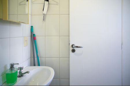 Casa de condomínio à venda com 120m², 3 quartos e 2 vagas Casa de condomínio à venda com 120m², 3 quartos e 2 vagasBanheiro de Serviço