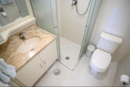 Casa de condomínio à venda com 120m², 3 quartos e 2 vagas Casa de condomínio à venda com 120m², 3 quartos e 2 vagasBanheiro Social