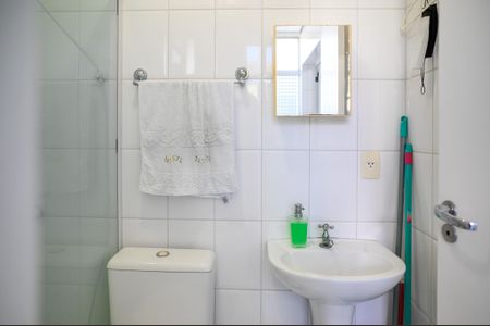 Casa de condomínio à venda com 120m², 3 quartos e 2 vagas Casa de condomínio à venda com 120m², 3 quartos e 2 vagasBanheiro de Serviço