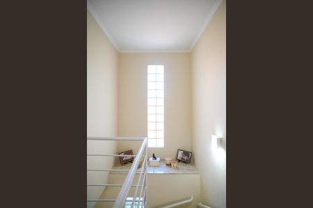 Casa de condomínio à venda com 120m², 3 quartos e 2 vagas Casa de condomínio à venda com 120m², 3 quartos e 2 vagasEscada para Quartos