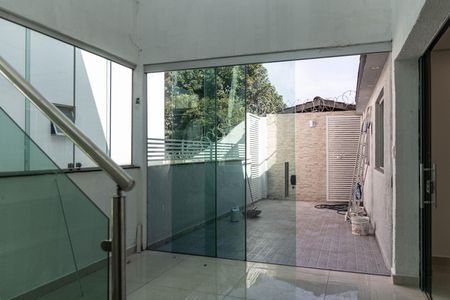 Sala 1 de casa para alugar com 3 quartos, 200m² em Parque São José, Belo Horizonte