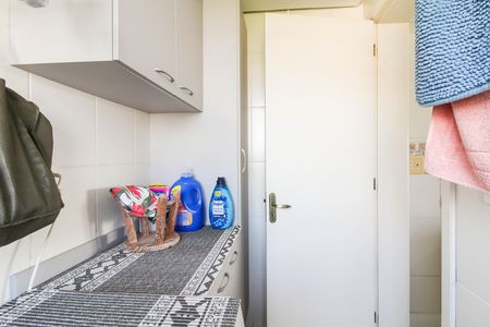 Apartamento para alugar com 155m², 4 quartos e 2 vagas Apartamento para alugar com 155m², 4 quartos e 2 vagasCozinha e Área de Serviço