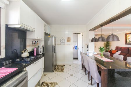 Apartamento para alugar com 155m², 4 quartos e 2 vagas Apartamento para alugar com 155m², 4 quartos e 2 vagasCozinha e Área de Serviço