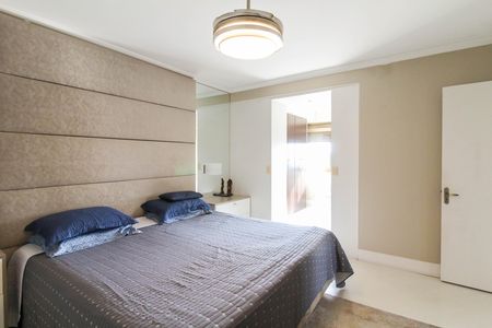 Apartamento para alugar com 155m², 4 quartos e 2 vagas Apartamento para alugar com 155m², 4 quartos e 2 vagasSuíte