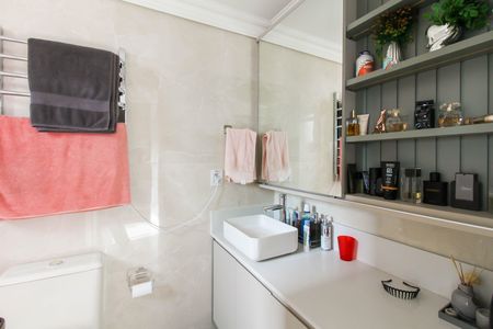 Banheiro da Suíte de apartamento para alugar com 4 quartos, 155m² em Marechal Rondon, Canoas