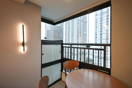 Varanda de apartamento para alugar com 2 quartos, 40m² em Cidade Jardim, São Paulo