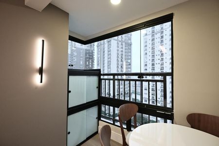 Varanda de apartamento para alugar com 1 quarto, 40m² em Cidade Jardim, São Paulo