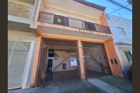 Casa para alugar com 120m², 2 quartos e 3 vagas Casa para alugar com 120m², 2 quartos e 3 vagasFachada com placa QuintoAndar