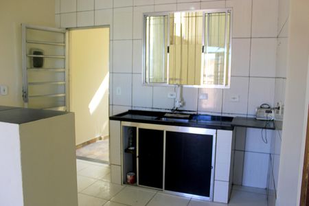 Casa para alugar com 120m², 2 quartos e 3 vagasCozinha 
