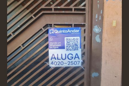 Casa para alugar com 120m², 2 quartos e 3 vagas Casa para alugar com 120m², 2 quartos e 3 vagasFachada com placa QuintoAndar