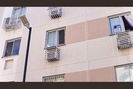 Apartamento para alugar com 43m², 2 quartos e sem vaga Apartamento para alugar com 43m², 2 quartos e sem vagaFachada do bloco com placa