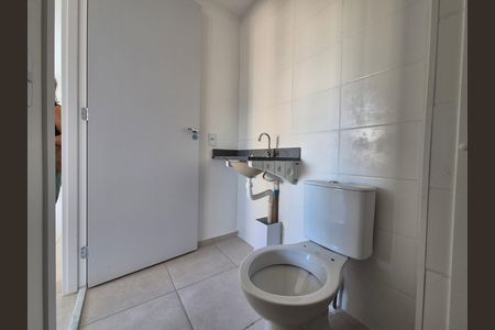 Banheiro social de apartamento para alugar com 2 quartos, 55m² em Recreio dos Bandeirantes, Rio de Janeiro