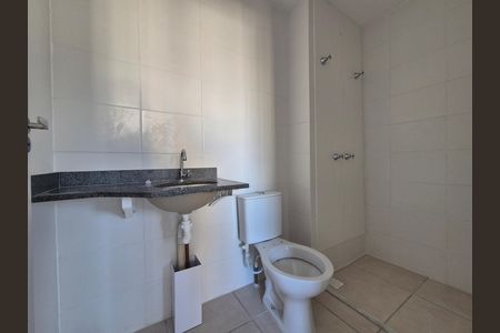 Banheiro social de apartamento para alugar com 2 quartos, 55m² em Recreio dos Bandeirantes, Rio de Janeiro