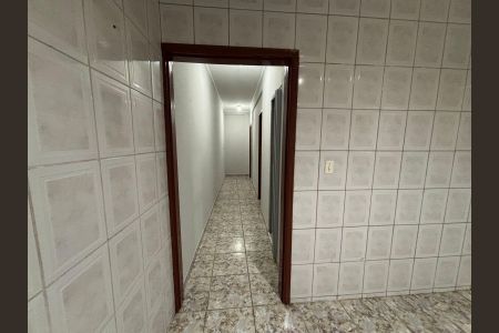 Corredor quartos e banheiro de casa para alugar com 2 quartos, 80m² em Vila Engenho Novo, Barueri