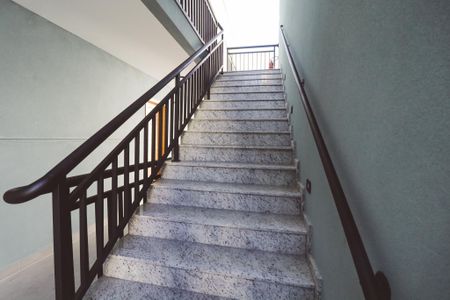Apartamento para alugar com 41m², 1 quarto e sem vaga Apartamento para alugar com 41m², 1 quarto e sem vagaEscada
