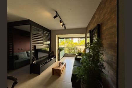 Sala  de apartamento para alugar com 2 quartos, 83m² em Alphaville Empresarial, Barueri