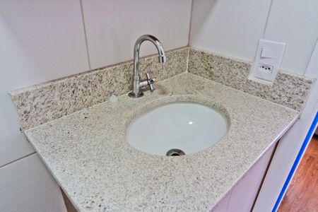 Banheiro de kitnet/studio para alugar com 1 quarto, 26m² em Tucuruvi, São Paulo