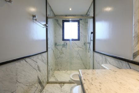 Apartamento para alugar com 374m², 4 quartos e 5 vagasBanheiro da Suíte 3