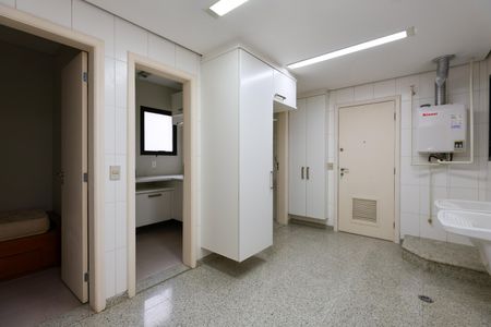 Apartamento para alugar com 374m², 4 quartos e 5 vagasÁrea de Serviço