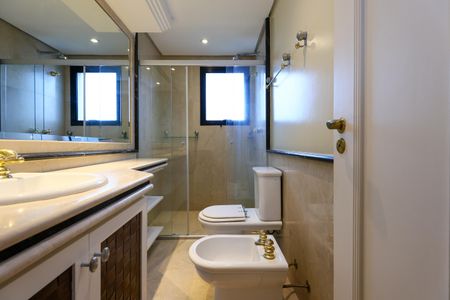 Apartamento para alugar com 374m², 4 quartos e 5 vagasBanheiro 2 da Closet da Suíte 1
