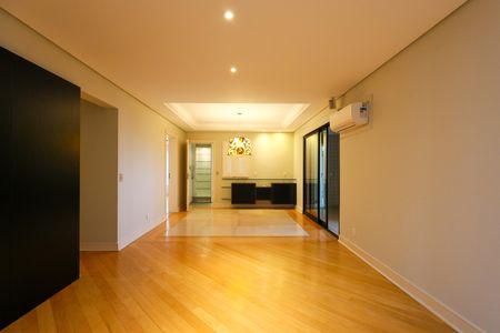Apartamento para alugar com 374m², 4 quartos e 5 vagasSala de TV