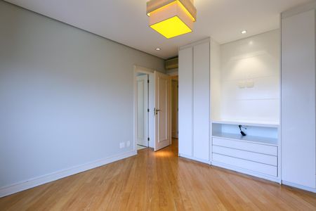 Apartamento para alugar com 374m², 4 quartos e 5 vagasSuíte 3