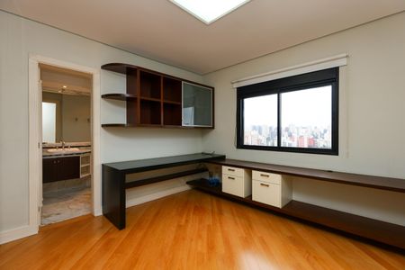 Apartamento para alugar com 374m², 4 quartos e 5 vagasSuíte 2