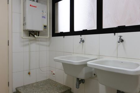 Apartamento para alugar com 374m², 4 quartos e 5 vagasÁrea de Serviço