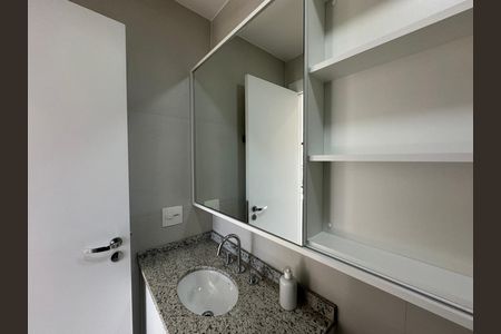 Banheiro Social de apartamento para alugar com 2 quartos, 64m² em Alphaville Empresarial, Barueri