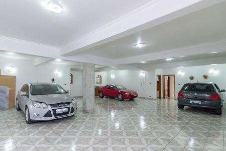 Garagem de casa à venda com 7 quartos, 430m² em São Domingos, São Paulo