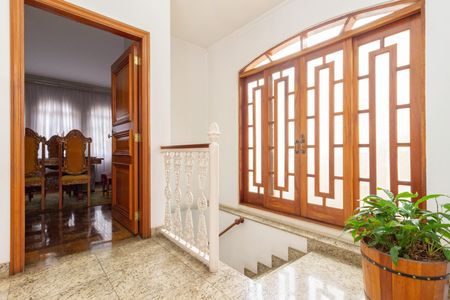 Sala/Entrada de casa à venda com 7 quartos, 430m² em São Domingos, São Paulo