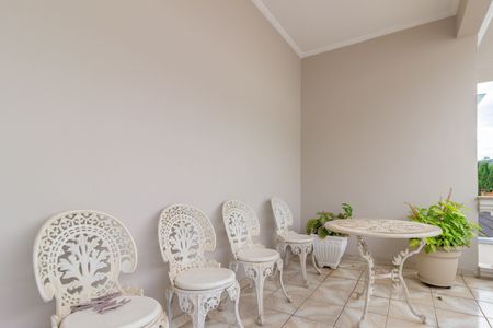 Varanda de casa à venda com 7 quartos, 430m² em São Domingos, São Paulo