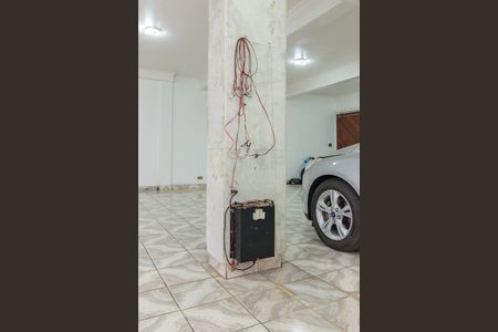 Garagem de casa à venda com 7 quartos, 430m² em São Domingos, São Paulo