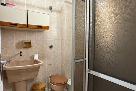Banheiro de kitnet/studio para alugar com 1 quarto, 25m² em José Menino, Santos