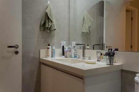 Apartamento para alugar com 94m², 2 quartos e 2 vagas Apartamento para alugar com 94m², 2 quartos e 2 vagasBanheiro social