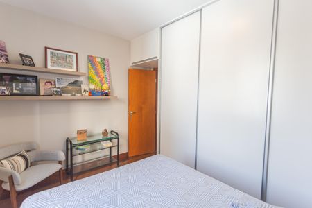 Apartamento à venda com 140m², 4 quartos e 2 vagasQuarto 2