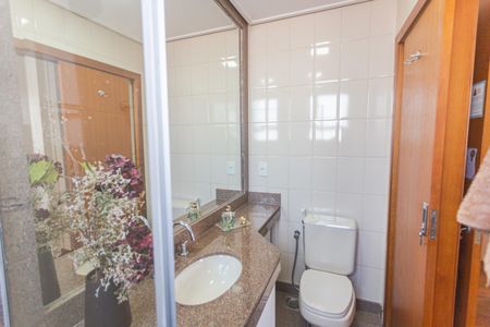 Apartamento à venda com 140m², 4 quartos e 2 vagasBanheiro da Suíte