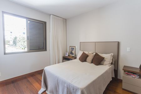 Apartamento à venda com 140m², 4 quartos e 2 vagasSuíte