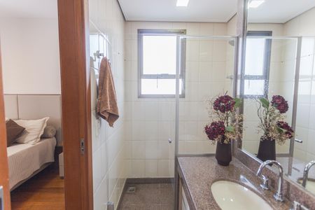 Apartamento à venda com 140m², 4 quartos e 2 vagasBanheiro da Suíte