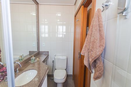 Apartamento à venda com 140m², 4 quartos e 2 vagasBanheiro da Suíte