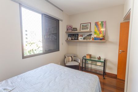 Apartamento à venda com 140m², 4 quartos e 2 vagasQuarto 2