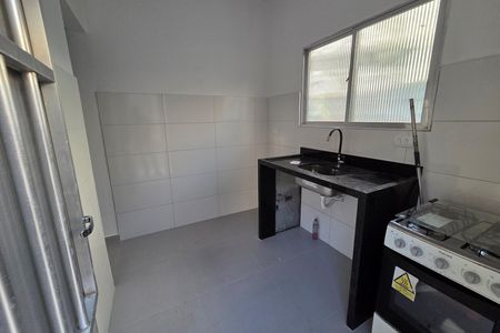 Cozinha de casa de condomínio para alugar com 1 quarto, 40m² em Canto do Forte, Praia Grande