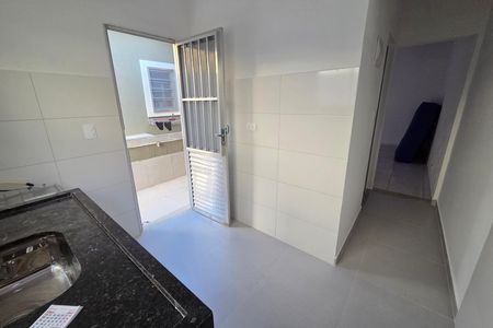 Cozinha de casa de condomínio para alugar com 1 quarto, 40m² em Canto do Forte, Praia Grande