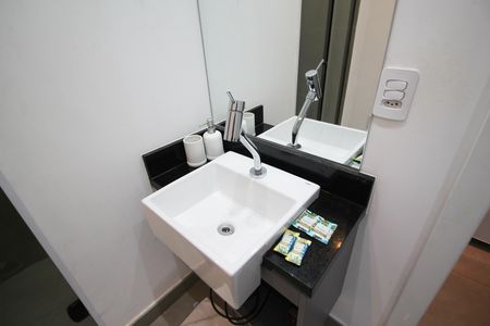 Studio para alugar com 26m², 1 quarto e sem vaga Studio para alugar com 26m², 1 quarto e sem vagaBanheiro