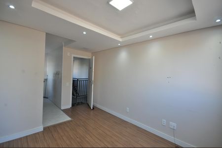 Sala de apartamento para alugar com 2 quartos, 38m² em Jardim Recanto Verde, São Paulo