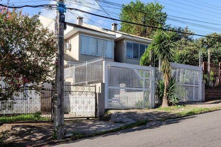 Casa para alugar com 209m², 3 quartos e 2 vagasFachada