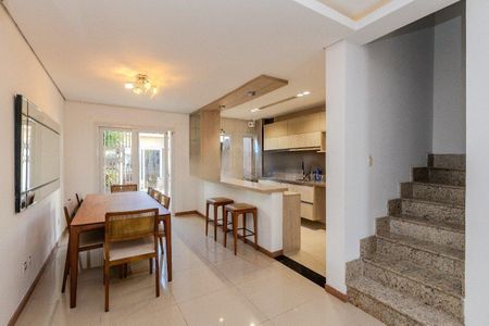 Sala de casa para alugar com 3 quartos, 209m² em Jardim Sabará, Porto Alegre