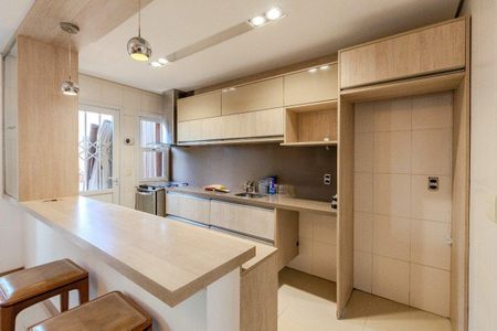 Cozinha de casa para alugar com 3 quartos, 209m² em Jardim Sabará, Porto Alegre