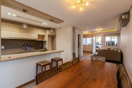 Cozinha de casa para alugar com 3 quartos, 209m² em Jardim Sabará, Porto Alegre